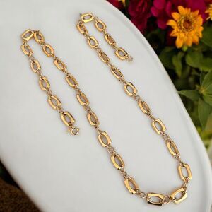 Vintage Necklace Signed Trifari Long Chunky Chain Gold Tone Link Design 7V